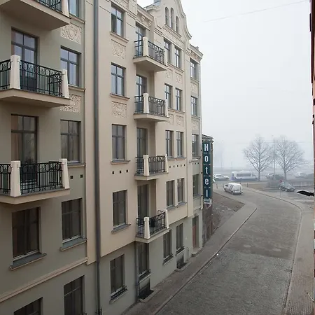 Old Julia Apartment