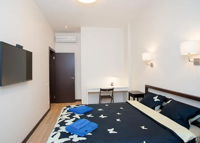 Old Julia Apartment *